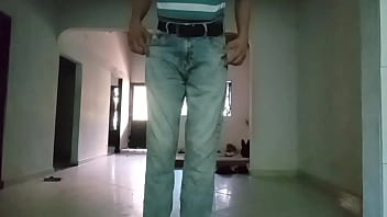 Una deliciosa meada con mi pa&ntilde_al y pantal&oacute_n puesto y de paso deliciosa pajita y doble orgssmo