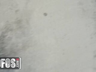 MOFOS - Jordi El Gets A Wicked Suprise Form Valeria Valois In The Midst Of The Road