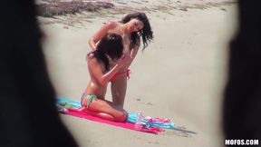 Hottie Latina Missy Mart tempts a lucky hiker for a nude beach threeway