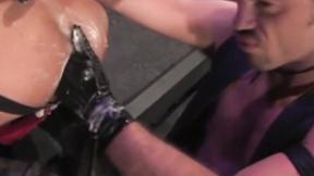 ”Expert top & cover man Taurus fists, first timer Javier de Cerdo. This little Latina”