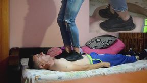 trample pe corp cu adidas