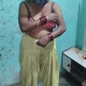 Punjabi bhabhi ki hard chudai devar ne bhabhi ko dildo lagake choda, chut ka pani nikal diya