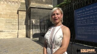 Γαλλίδα MILF γαμάει τον κώλο της, τσούλα