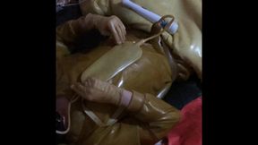 Rubber bed, Piss drink