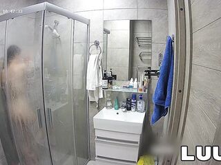 LUUV. Kareflore and Abbadon film their real amateur, homemade bath routine, showing maximum real life openness