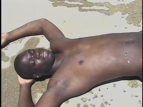 Black dude bends over to get a wet rimming in the pool