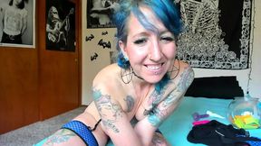 slow sensual blowjob and orgasm from sexy tattooed camgirl