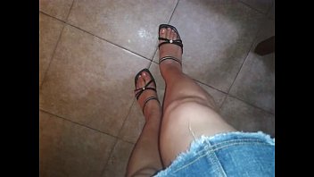 Falda y tacones