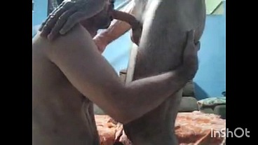 Dando para o magrelo pauzudo