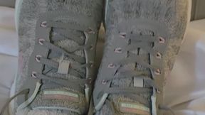 WORSHIP MY SWEATY GYM SHOES AND SWEATY FLUFFY SOCKS