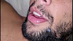 Desta vez Rafael saiu pela rua para buscar um cara dotado para saciar sua sede, s&oacute_ que encontrou com um.