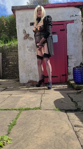 Sissy outdoor pissing