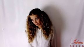 Sabrina Spice  Studentessa gira i porno per pagarsi gli studi