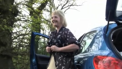 Liz goes flashing