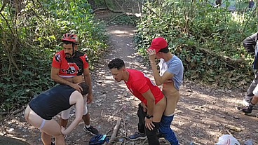 Pegação no parque com vários machos fudendo sem pudor #3