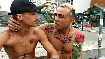 Kadu Ventr&iacute_ e Edu Freitas - A visita do Crush com sexo gostoso - Bareback