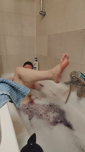 Shaving my body and teasing you a bit