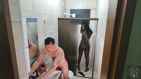 Fudendo no banheiro com a Fernanda Chocolatte