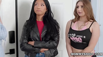 Stepmom SIri Dahl seduces her teen stepdaughter Kimmy Kimm