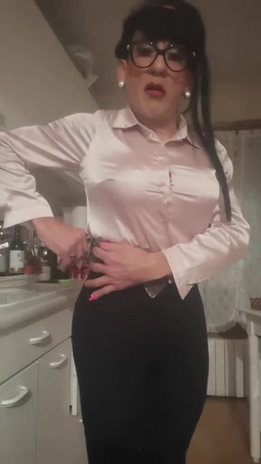 Crodreisser Excited with Satin Blouse Solit