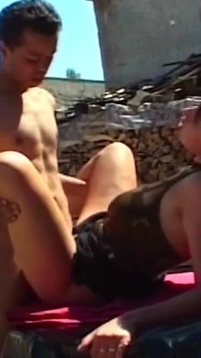 Brunette Babe Deepthroats Throbbing Cock Outdoors Before Hard Pounding