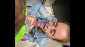 Bitch enters the elevator with a stranger and sucks his dick until he asks to put it in her pussy and cum in her mouth at the end