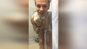 Sexy Russian gal records naughty time in the bathroom