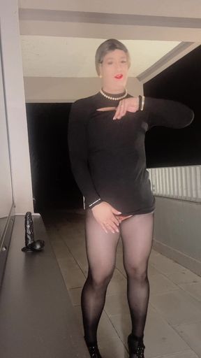 Sissy obey to Goddess Yasmin