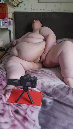 SSBBW Upclose Pussy Play Part 2