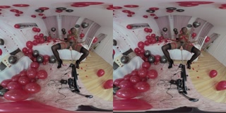 Zaawaadi VR Valentine with Fuck Maschine