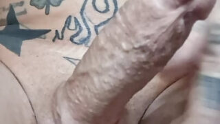 POV de casă cu femei mature americane cu puli uriașe care își lovesc fundurile strâmte