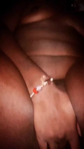 Black Housewife Wants to Fuck