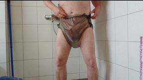 inkontinenz-test von nylonjunge 3 ** gummihose **