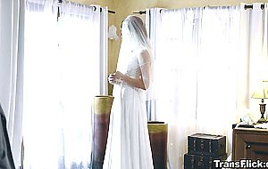 Bride trans Korra doesnt want to think about her husband right now she only wants to think of Lola