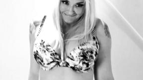 Naughty pornstar Leya Falcon enjoy & plays with her dildos solo