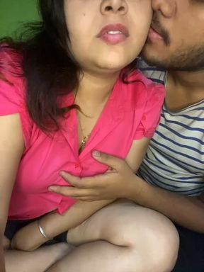 Voluptuous beauty shares passionate solo moments highlighting her stunning curves