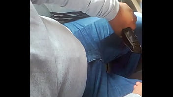 Buen bulto de mi t&iacute_o en el bus