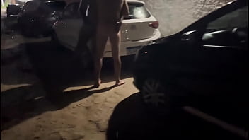 mulher flagra marido dando o rabo no estacionamento