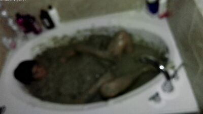 Mudbath Boy at Late Night 3