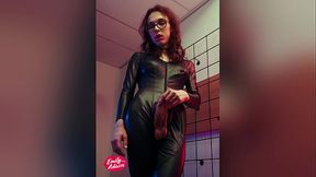 Be quiet and jerk off for me! Dominant German trans JOI