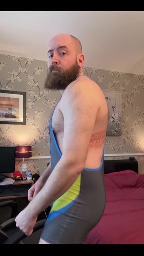 I think I should make more content with singlets!