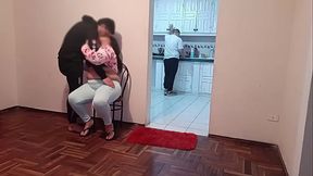 todos los hombre tenemos esa fantasia de follarnos a la esposa de nuestro amigo bueno hoy me paso a mi y lo pude cumplir follandome a la esposa de mi mejor amigo mientra el esta en la cocina cocinando
