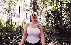 Bushwalking, Tori Cummings