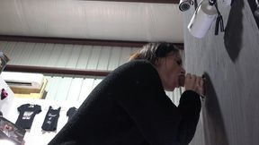 Bonnie Rizin’s Private Gloryhole – MILF Deep Throats Phoenix’s Cock Until He Cums