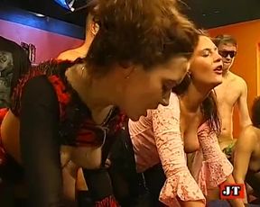 Sperma Cum Drenched Sluts in Wild Facial Frenzy