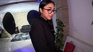 Muito anal com a novinha iniciante de 18 anos e a outra amiga de 18 correu