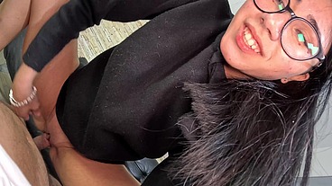 Muito anal com a novinha iniciante de 18 anos e a outra amiga de 18 correu