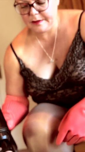 Dominatrix Mistress April, anal fuck slave