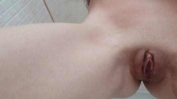 the longest pee you have ever seen, from very close ... even anal noise participates