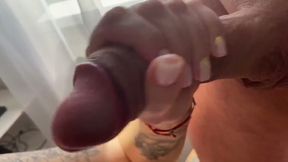 She gives a blowjob on the balcony in a Dubai hotel. cumshot on her breasts